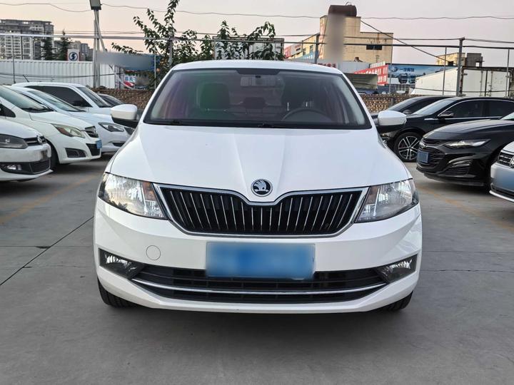 Rapid 2019 1.5L AT Comfort China VI photo 2