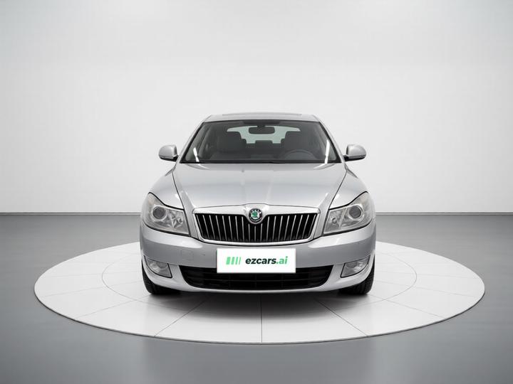 Octavia 2013 1.6L MT photo 2