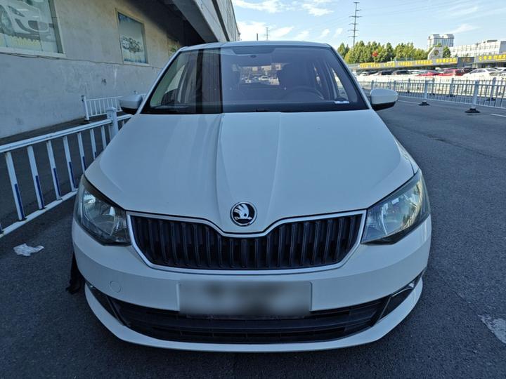 Fabia 2015 1.4L MT photo 2