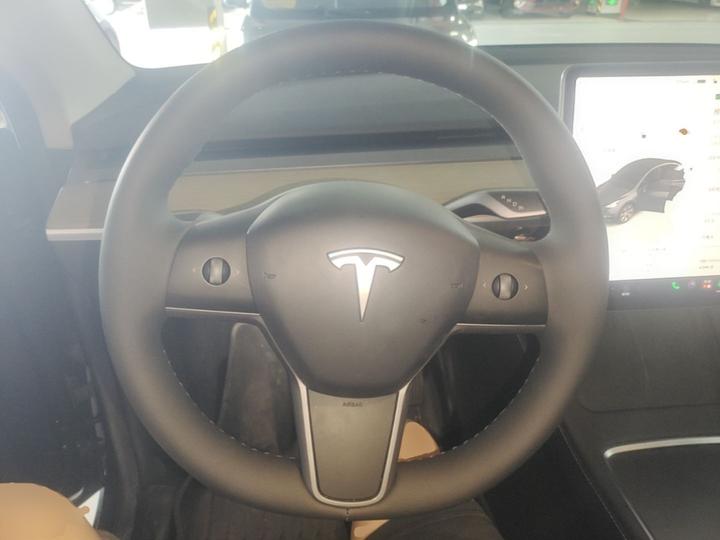 Model Y 2022 Facelift RWD photo 6