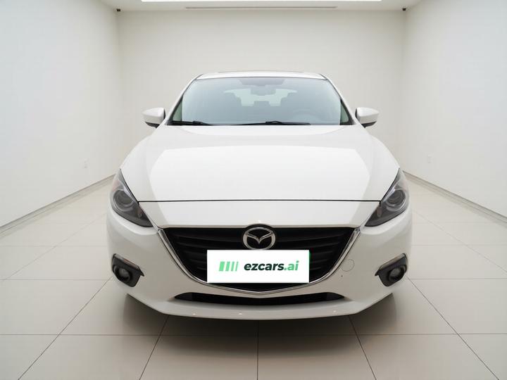 3 Axela 2016 Hatchback 1.5L AT Luxury photo 2