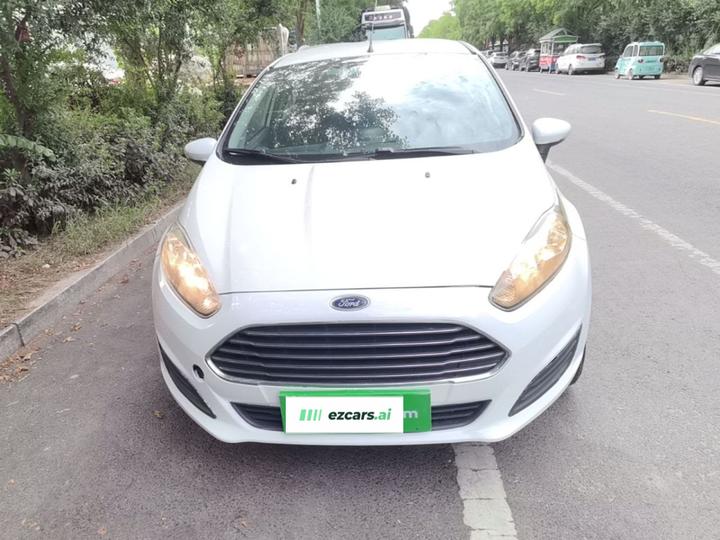 2013 Sedan 1.5L MT photo 2