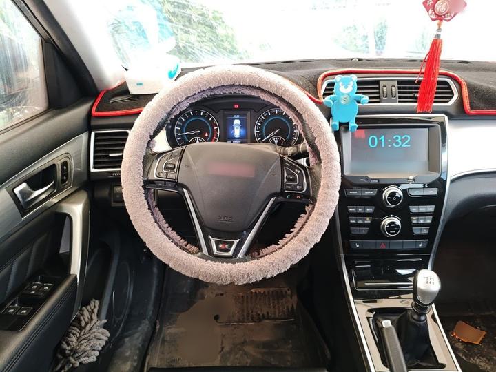 H2 2014 1.5T MT RWD Premium photo 7