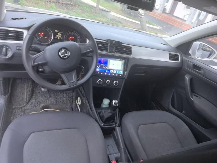 Rapid Spaceback 2016 Facelift 1.6L MT photo 5