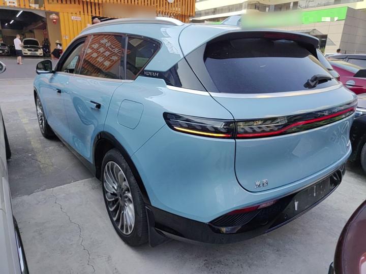 Voyah FREE 2021 AWD Standard EREV Luxury photo 4