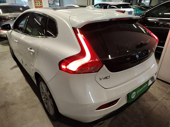 V40 2015 1.6T photo 4