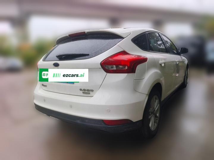 Focus 2015 Hatchback EcoBoost 125 AT photo 4