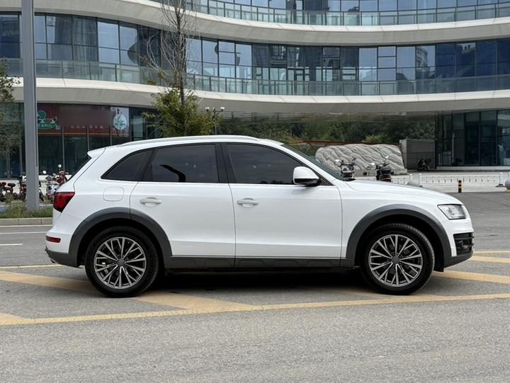 Q5 2017 Plus 40 TFSI Tech photo 4