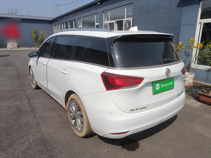 GL6 2021 323T Mild Hybrid Luxury photo 4