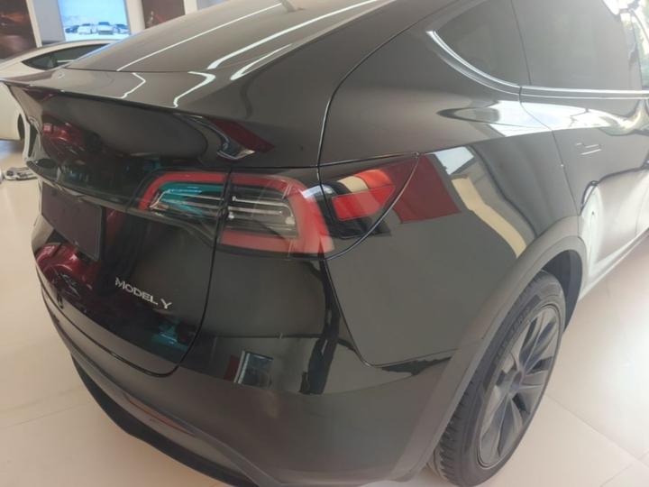 Model Y 2024 Long Range AWD photo 7