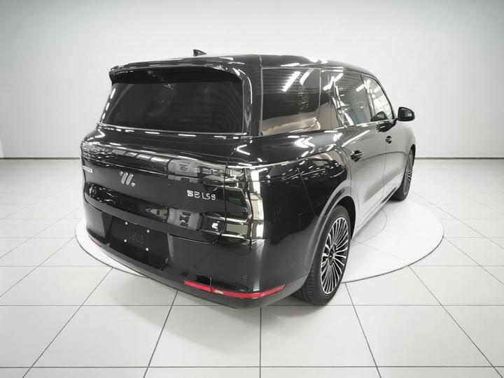 IM Motors LS8 2026 52 Max+ Tech Flagship 5-Seater photo 4