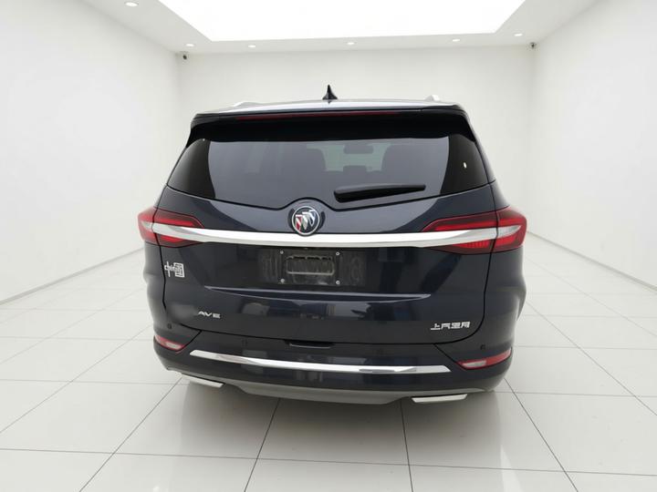 2020 28T RWD Premium photo 4