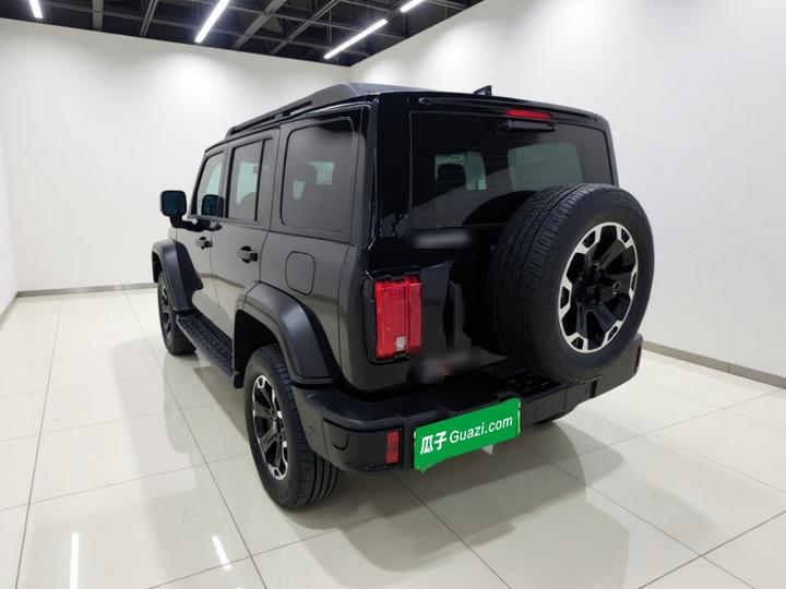 300 EV 2025 Hi4-T 37.1kWh photo 4