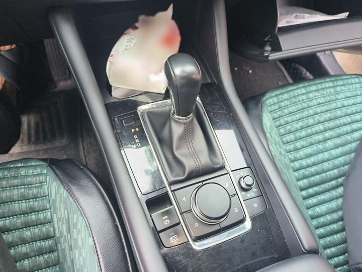 3 Axela 2020 2.0L AT photo 6
