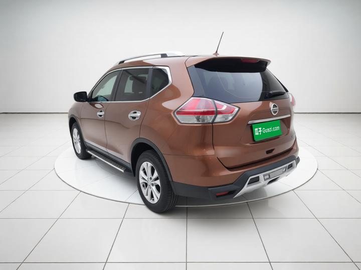 X-Trail 2014 2.0L CVT Comfort 2WD photo 4