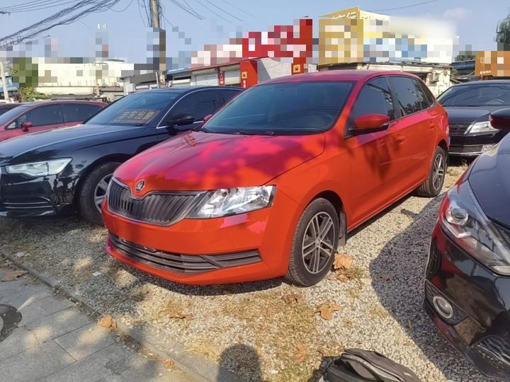 Rapid Spaceback 2018 1.6L MT Standard