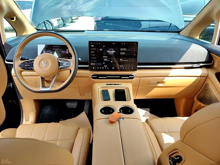 Voyah Dreamer 2025 PHEV AWD Flagship Qiankun photo 5