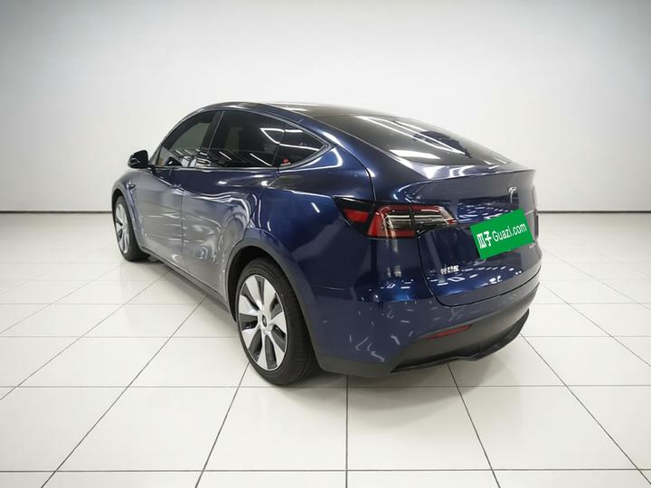 Model Y 2022 Facelift RWD photo 4