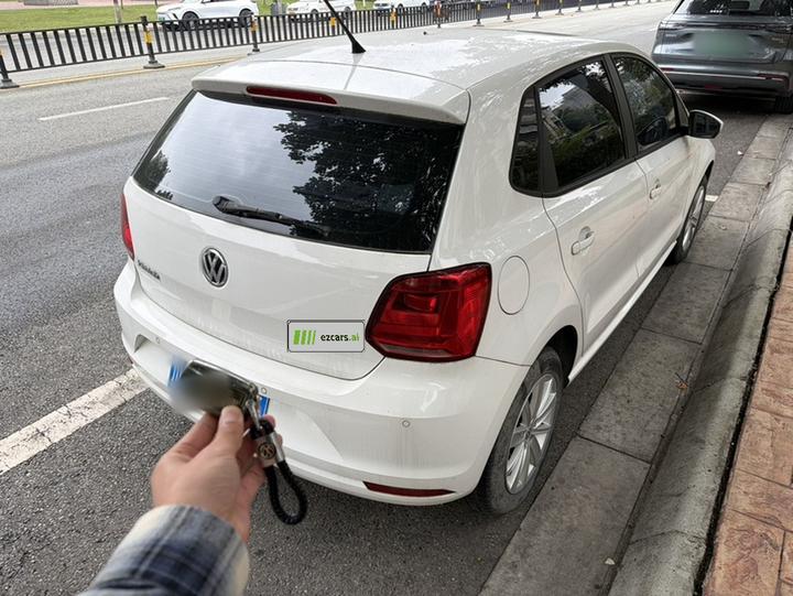 Polo 2014 1.6L AT Luxury photo 3