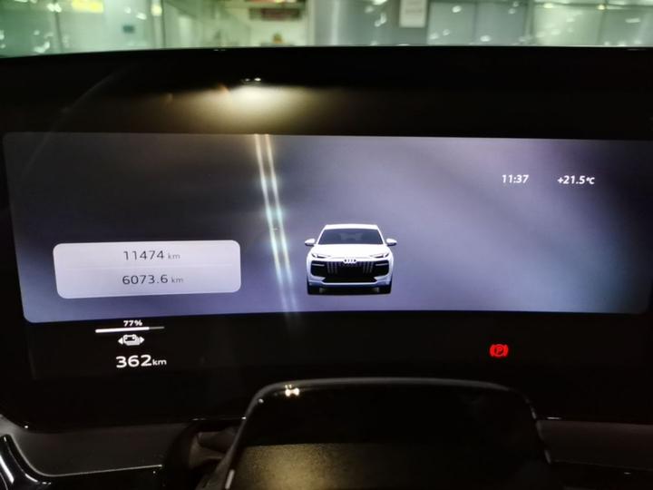Q6L e-tron 2026 Pilot photo 3