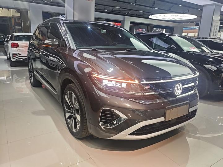 2023 Facelift 380TSI AWD Luxury Pro 6-Seater photo 3