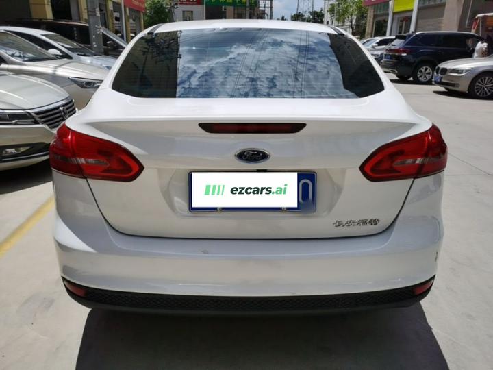 Focus 2017 Sedan 1.6L AT Comfort photo 3