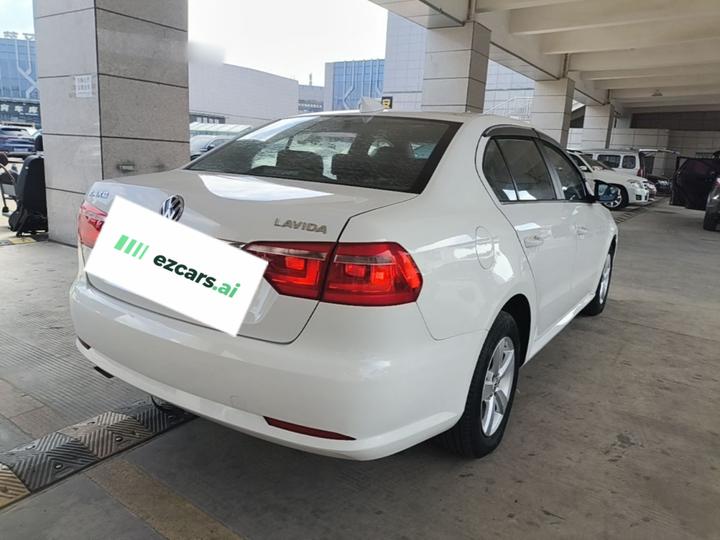 Lavida 2013 Facelift Classic 1.6L AT photo 4