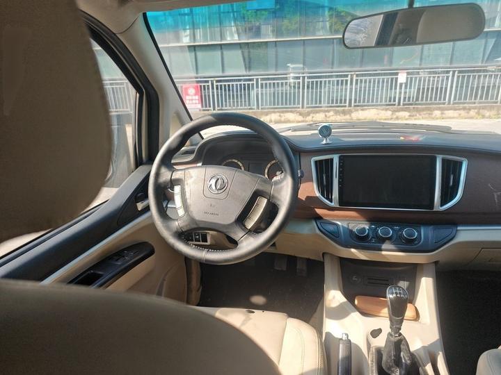 Lingzhi 2018 M5 1.6L 7-Seater Comfort photo 3