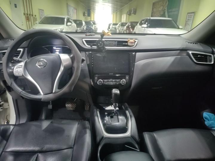 X-Trail 2014 2.0L CVT Comfort 2WD photo 6