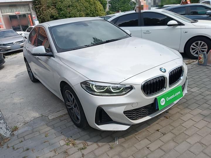 1 Series 2023 120i M Sport photo 3