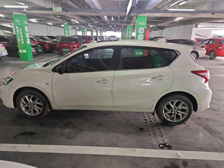 Tiida 2021 1.6L CVT photo 3