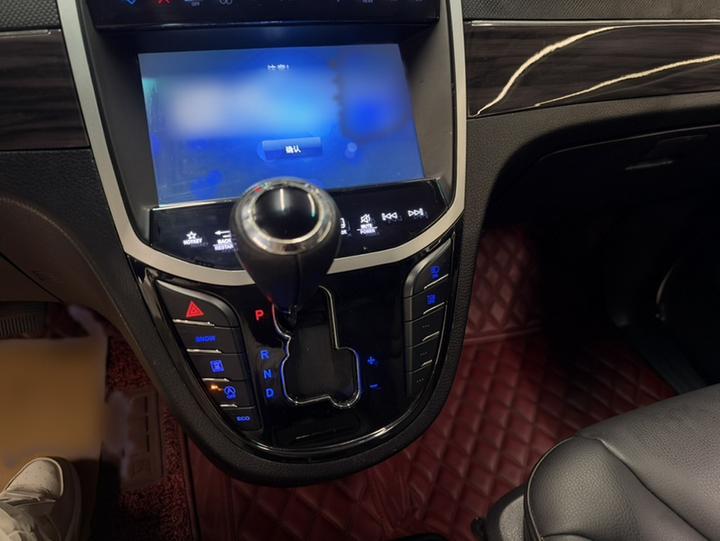 Luxgen 7 MPV 2016 2.2T Smart photo 5