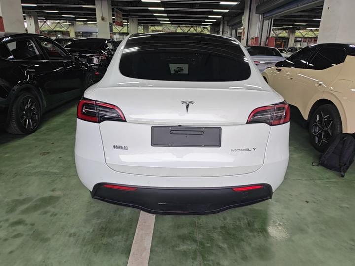Model Y 2022 Facelift RWD photo 5