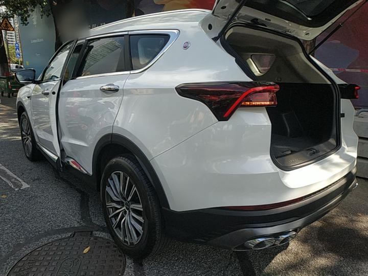 X70 PLUS 2023 1.5T DCTPRO 5-Seater photo 4