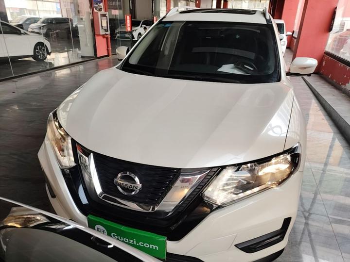 X-Trail 2017 2.0L CVT Comfort 2WD photo 2