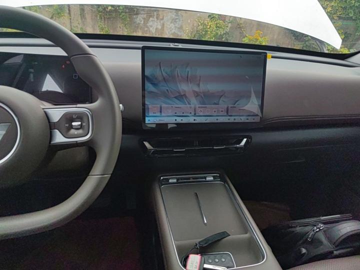 560 EV 2026 EV 500km Luxury photo 8