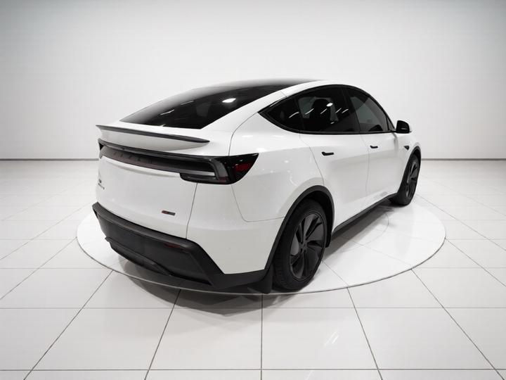Model Y 2025 RWD photo 4