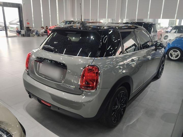 2021 1.5T COOPER 5-Door photo 4