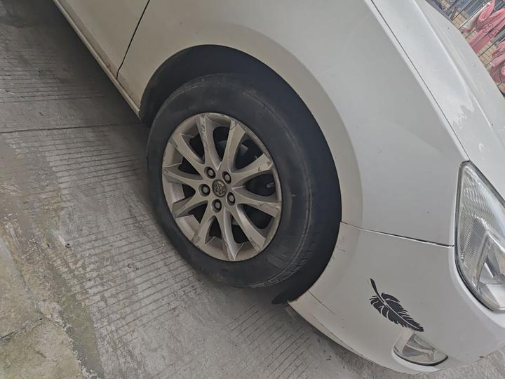 Excelle 2014 XT 1.6L MT Progressive photo 8