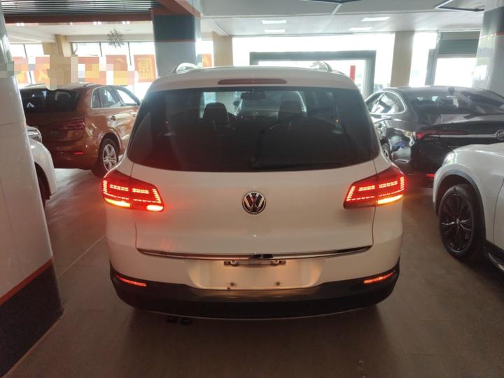 Tiguan 2016 300TSI AT RWD Luxury photo 3
