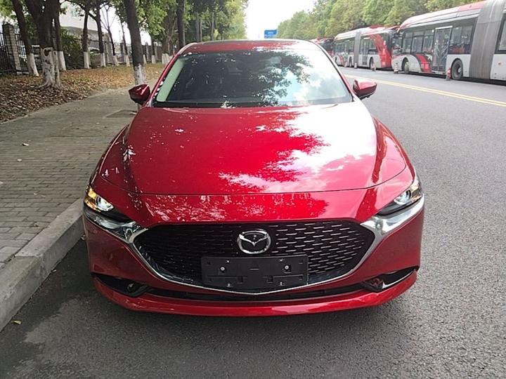 3 Axela 2021 2.0L AT photo 2