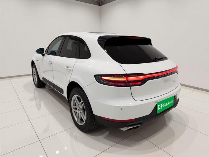 2018 Macan 2.0T photo 4