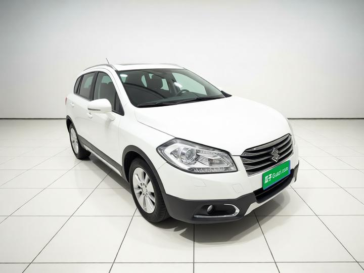2014 1.6L CVT RWD Elite photo 3
