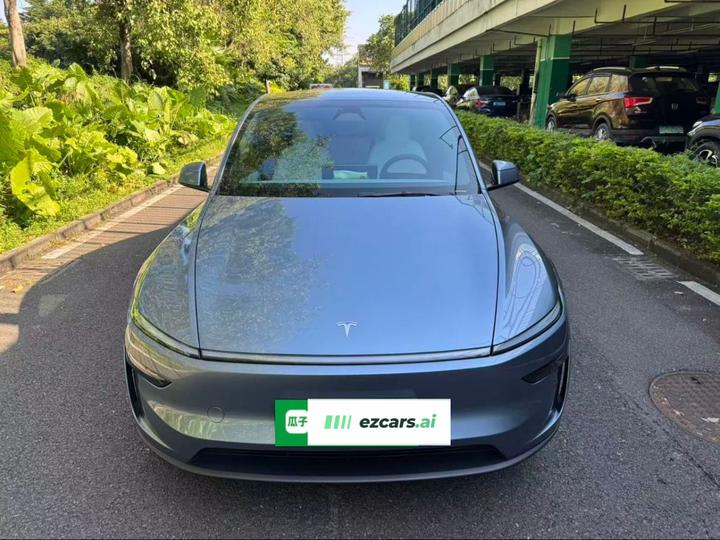 Model Y 2026 RWD photo 2