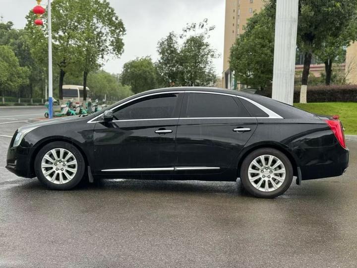 XTS 2017 28T Tech photo 4