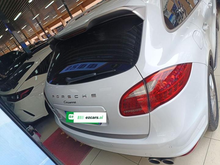 2014 Cayenne Platinum Edition 3.0T photo 3