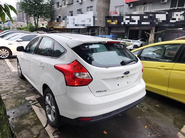 Focus 2012 Hatchback 1.6L AT photo 4