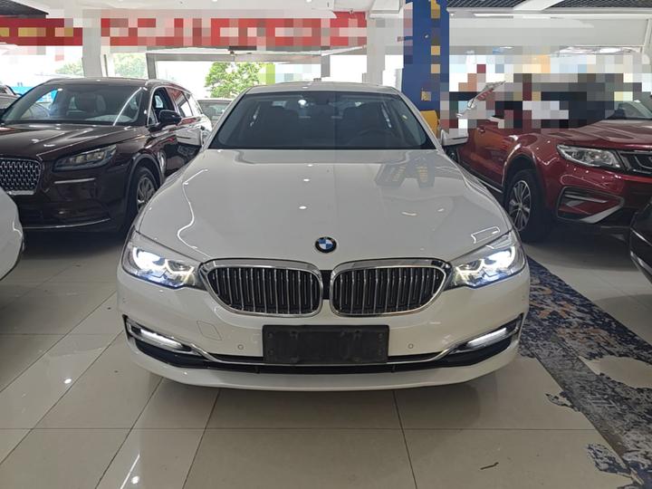 5 Series 2018 525Li Luxury photo 2