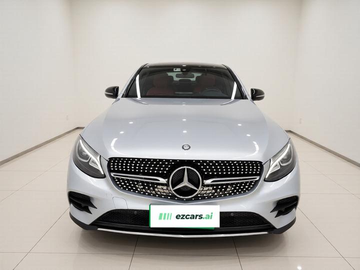 GLC Coupe 2017 GLC 200 4MATIC Coupe SUV photo 2