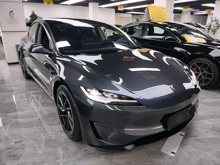 Model 3 2024 Performance AWD photo 3